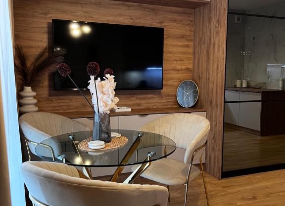 Nowoczesny apartament w centrum Starego Miasta, strzeżony parking