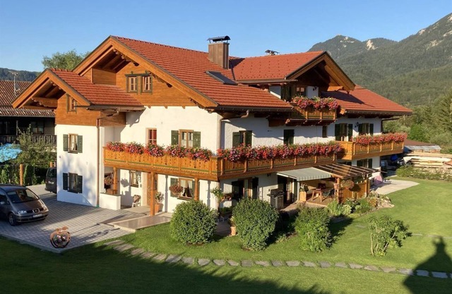 "Nr. 4" Apartment Grasberg, 2 bedrooms, shower, bath, WC - Geierstanger, Anton