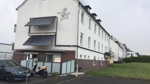 NR 4 DG 2 Zimmer für Firmen und Familien