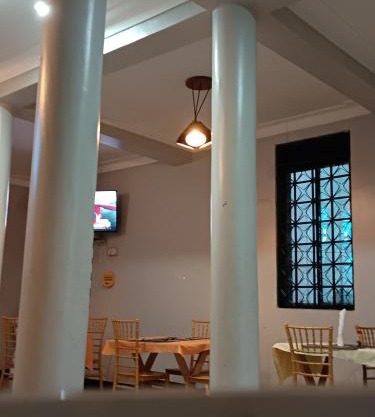 NSHEVI SAFARI HOTEl