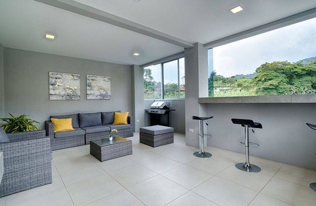 NuBe House-Yoga Lessons and Maid Service Included *