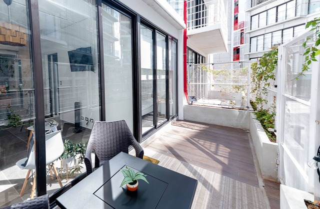 NUEVO Apartamento Completo con Patio - Cayala