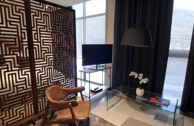 Nuevo y amueblado loft en Torre Acacia Distrito Armida