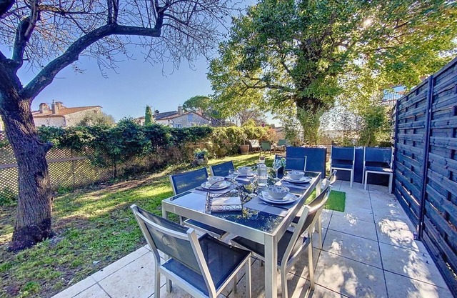 Nugget! Modern village house, Jacuzzi-garden with exceptional view