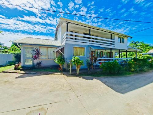 Nuku'alofa Town Cottage - Entire Place Upstairs Only