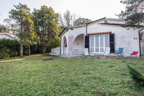 Numana, villa singola con giardino e vista mare N111