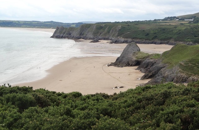 Propiedad para familias y perros, cerca de acantilados y hermosa playa de arena