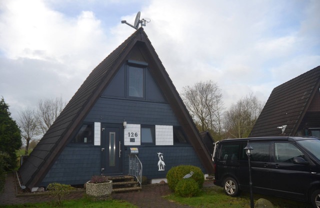 Nurdachhaus in Randlage mit Weitblick im Ferienpark Fedderwardersiel