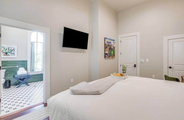 Nutt House Hotel