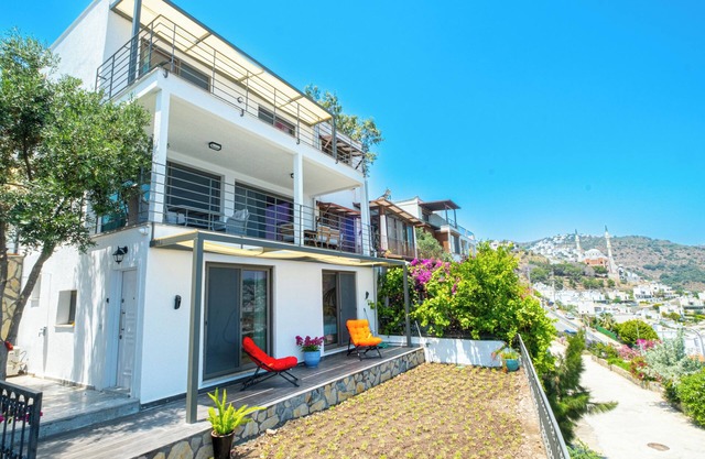 Villa Melon with Private Beach