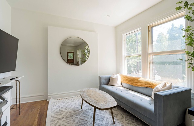 NW 23rd 1BR Best Location Historic Beauty