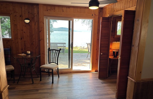 Weekly rental, cozy rustic cottage to rent on the shores of Lake Superior