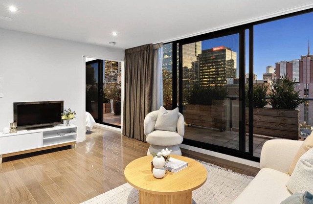 NYC Rooftop Penthouse Apartment in Melbournes Paris end