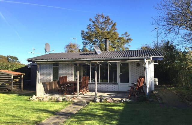 Nykøbing M. 48m2. Aunque cabaña situada en parcela 381m2 de jardín / parcela