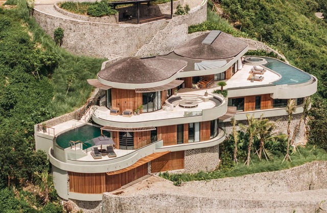 Nyrenstone Residence - 4 Bedroom Villa at Tampah Hills