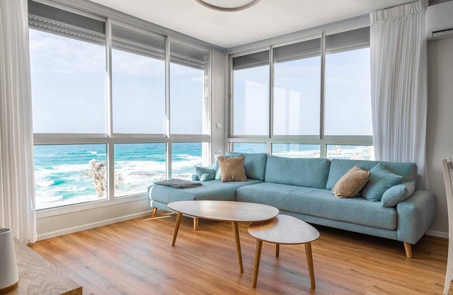 O&O Group - Amazing Seaview 3 BR Apartment