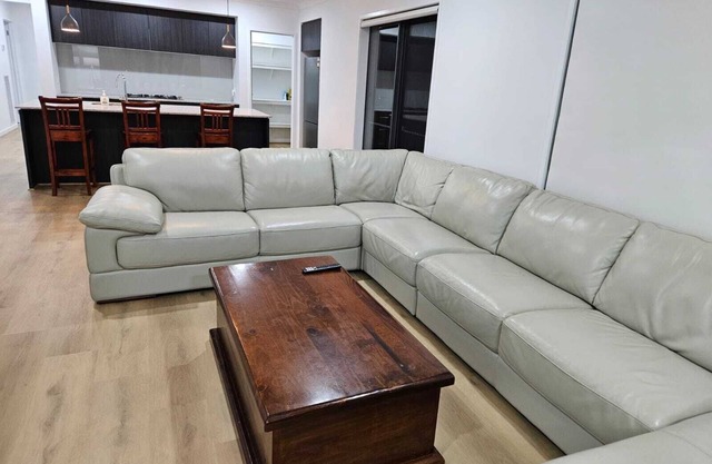 O Stylish 4 Room Oasis with 65" TV