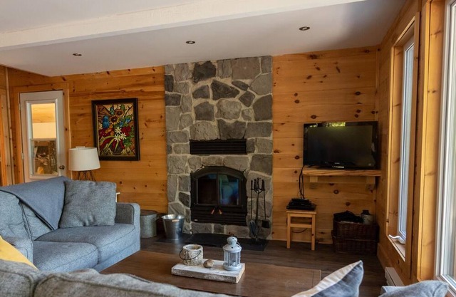O'ZEN - Lake front chalet, fully equipped, comfortable with impressive view