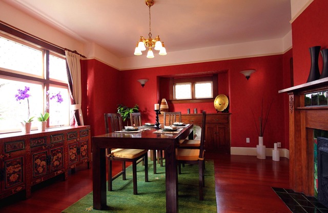 Oak Bay House
