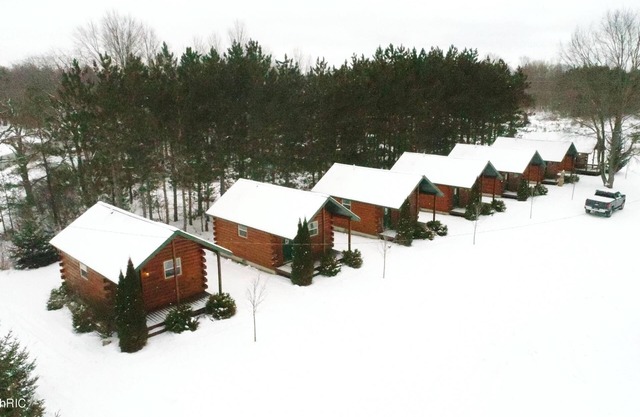 Oak Cabin