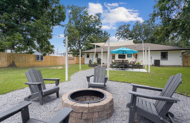 Oak Coastal Retreat! Fire Pit! Golf Cart Included!