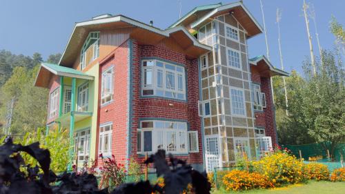 Oak Heaven Cottage Gulmarg