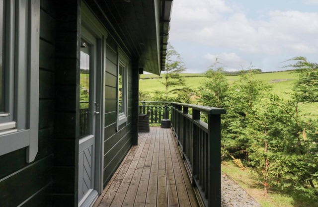 OAK LODGE, ideal para familias, con jacuzzi en Ulverston, Ref 977687