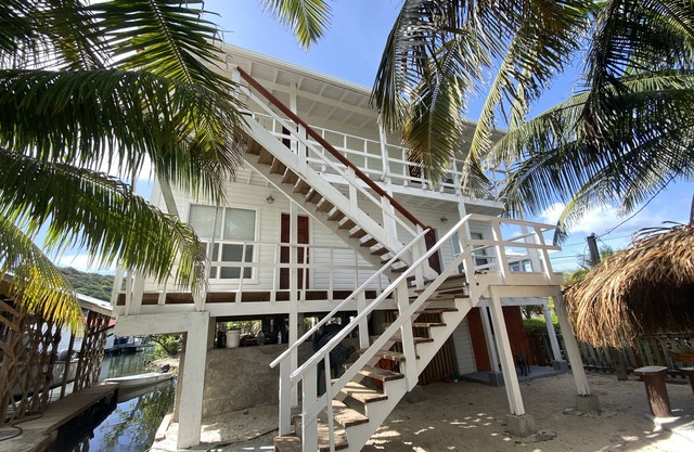 OAK RIDGE CAY - private guesthouse bedroom3 with ensuite bathroom