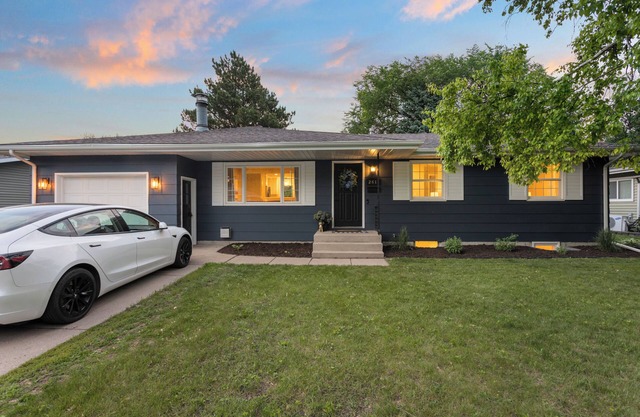 Oak Street Haven: Remodeled 3BR Near Grand Forks' Best Spots