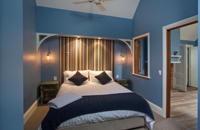 Oak Tree Lodge