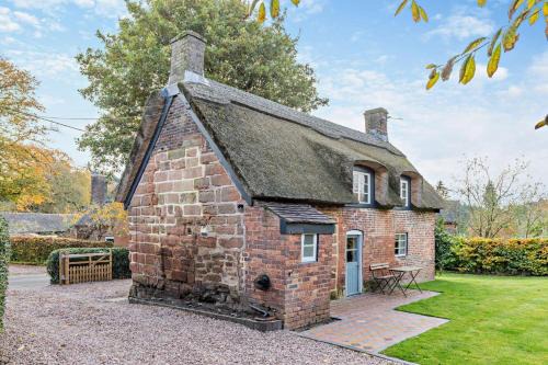 Oak Tree Thatched Cottage