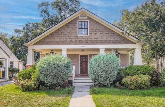 Oakdale · The Southern Peach- 3BR Home for Your Next Getaway