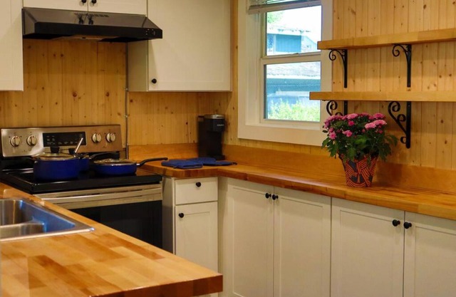 Oakridge Adventure Studio 2