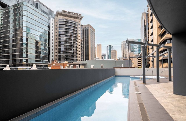 Oaks Brisbane on Felix Suites