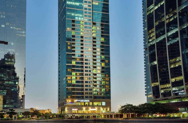 Oaks Liwa Heights Suites