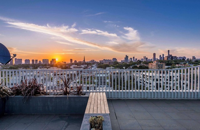 Oaks Melbourne South Yarra Suites