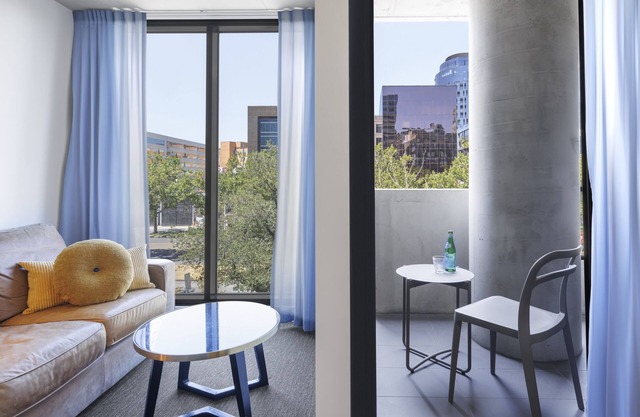 Oaks Melbourne St Kilda Road Hotel