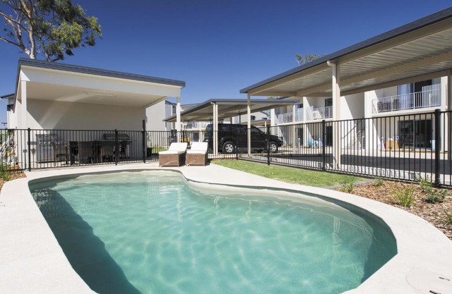 Oaks Middlemount Suites