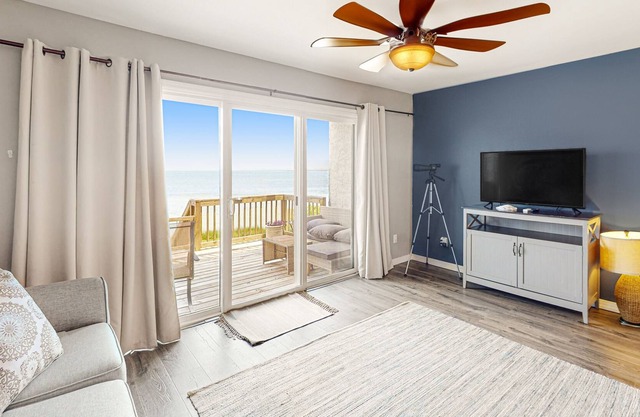 Oakshore Oasis | Waterfront townhome in Panama City