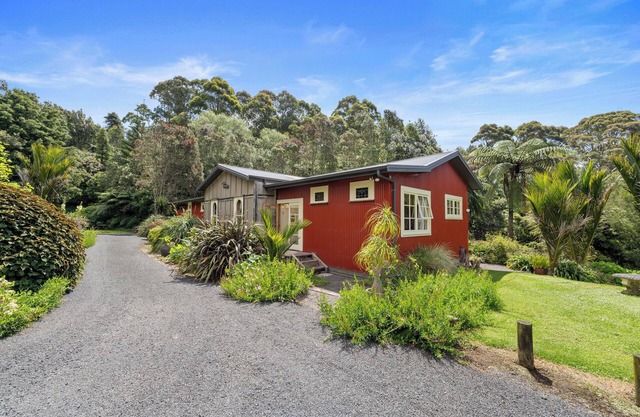 Oakura Pond Cottage - Oakura Holiday Home