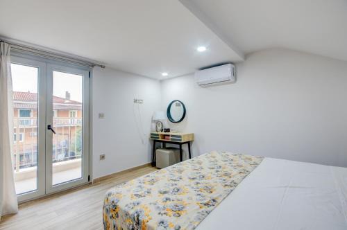 Oasis Apartments 4