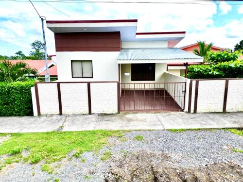 Oasis Arenal Villa Downtown Arenal Volcano View