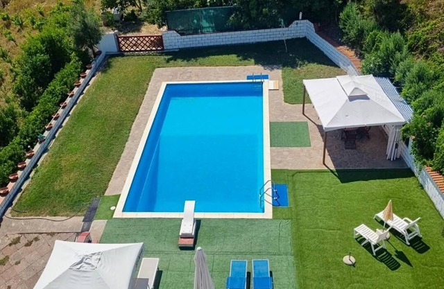 Amplia buhardilla de charme, con gran piscina privada