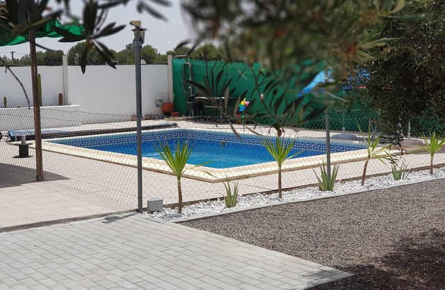 Oasis Piscina en el Desierto | BBQ y Jardín