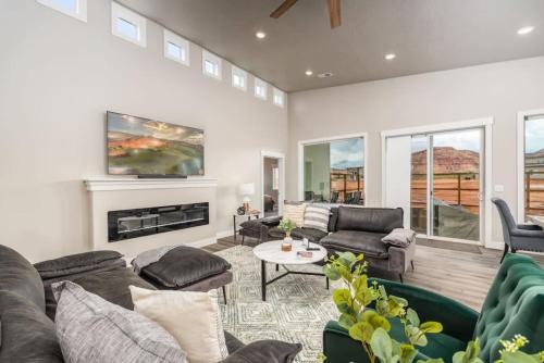 Oasis Retreat for Families l Willow by Stay