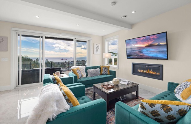 Oasis view, Theatre, Firepit/BBQ , Family Friendly