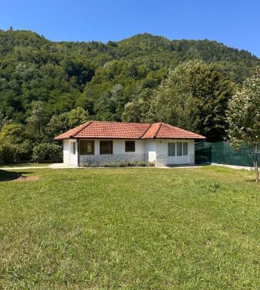 Oaza Vrbas - Riverside Bungalow near Jajce