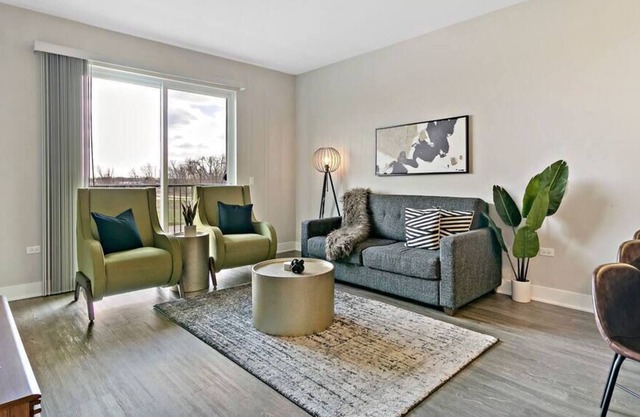 OB5 Oakbrook Charm: Modern 2BR Unit with Parking