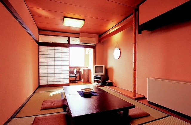 Obama Onsen Tsutaya Ryokan