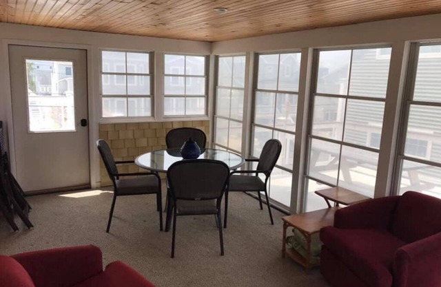 Ocean and Bay views, 3 upper decks, recently renovated, close to ACME.